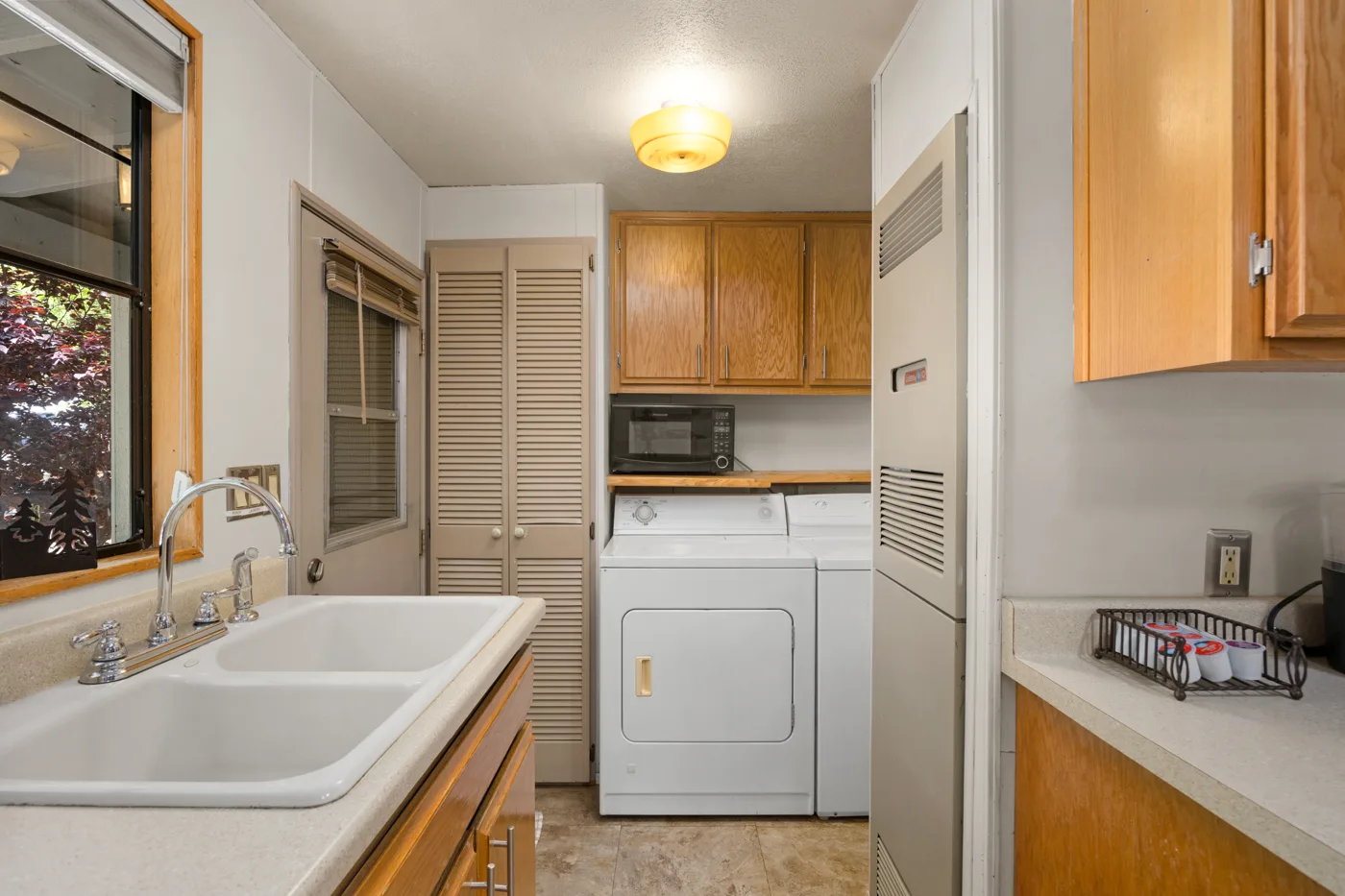stay in luxury and enjoy everything the Kern River has to offer