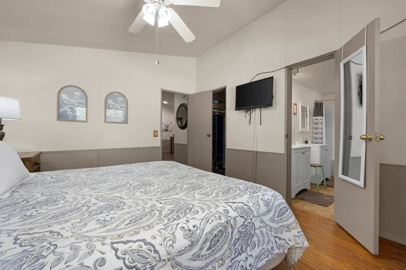 stay in luxury and enjoy everything the Kern River has to offer
