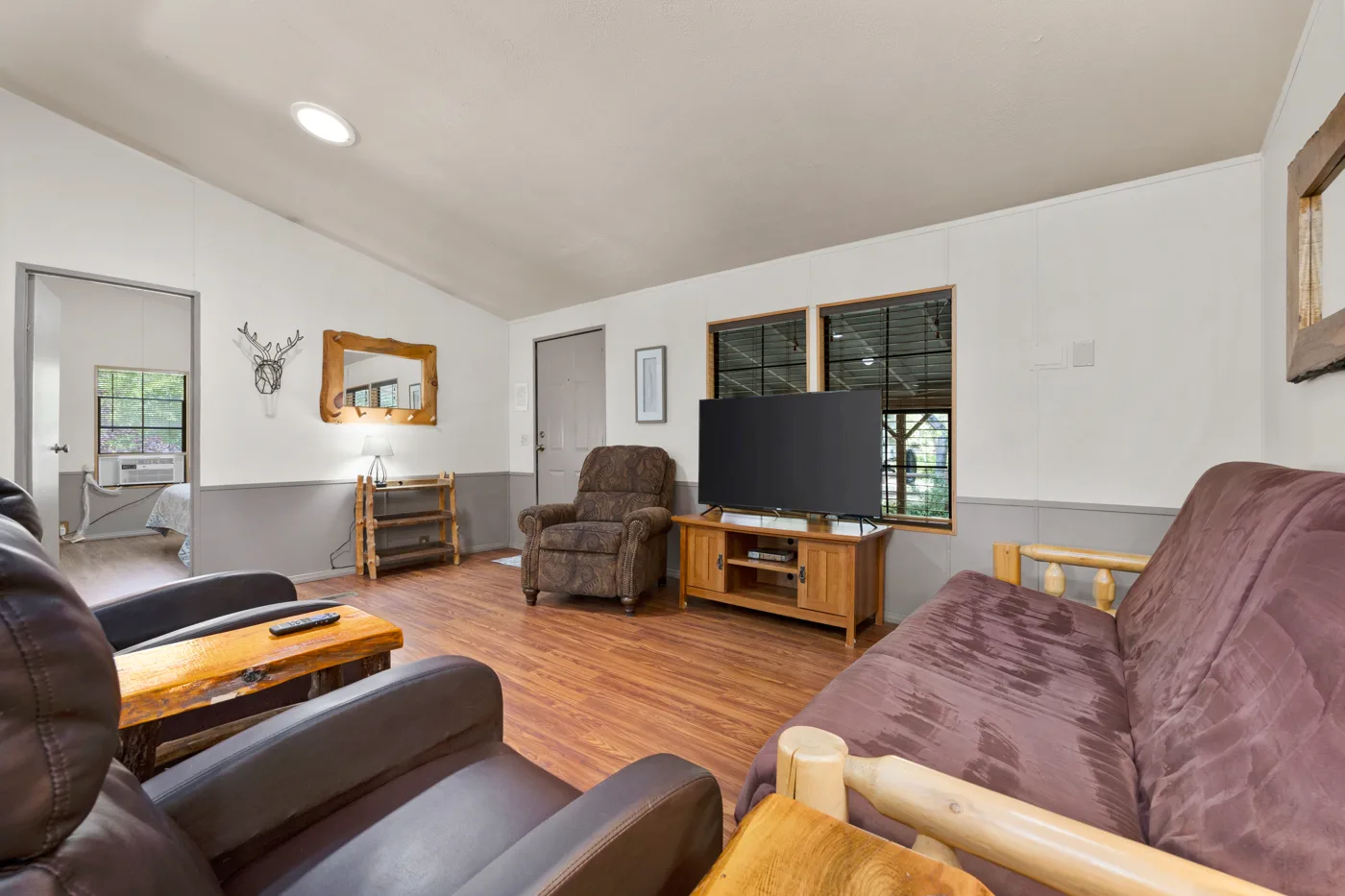 stay in luxury and enjoy everything the Kern River has to offer