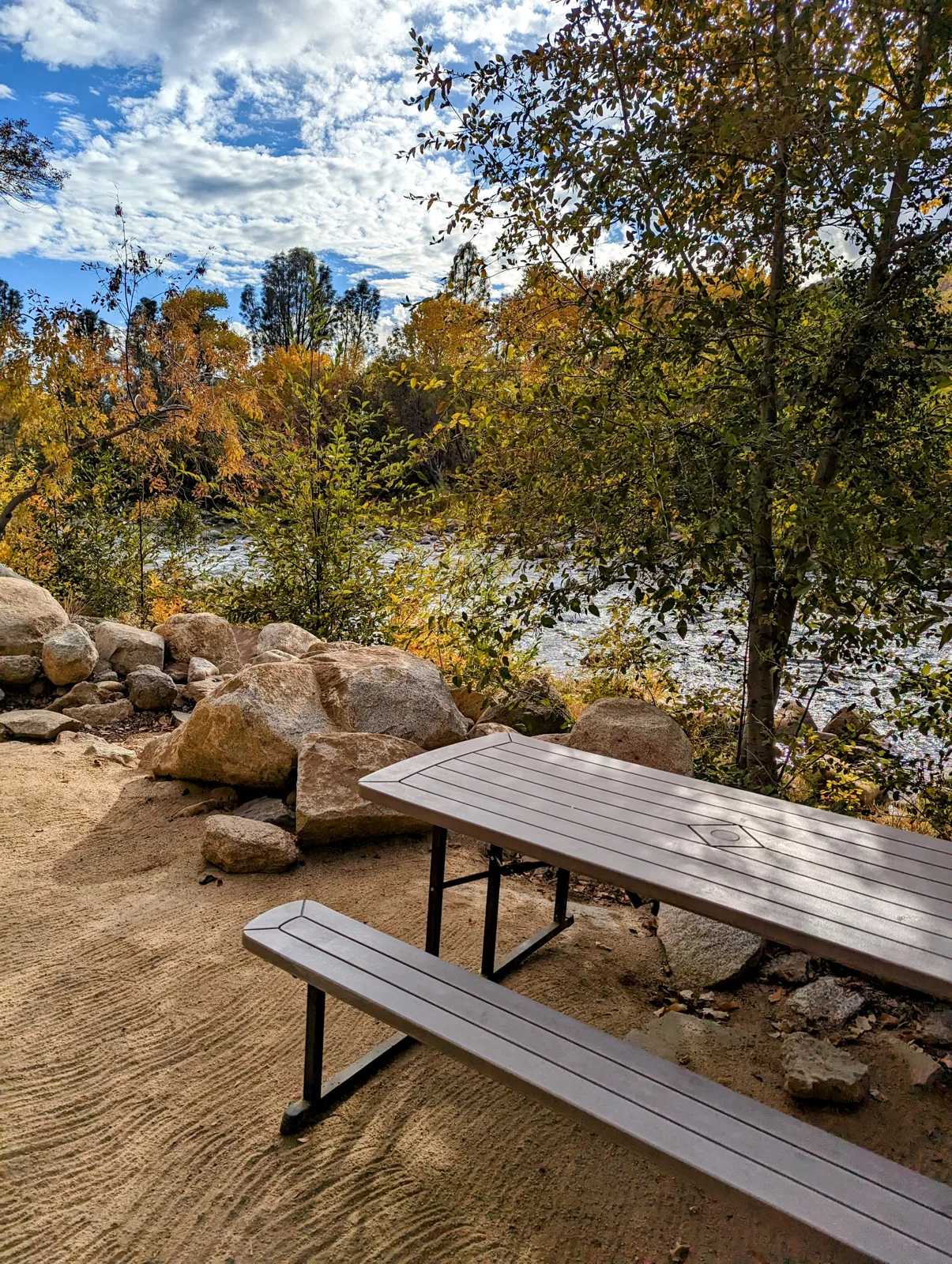 all sites are fire pits, BBQs, picnic tables, plenty of shade trees, 30 and 50-amp sites (Adapter
