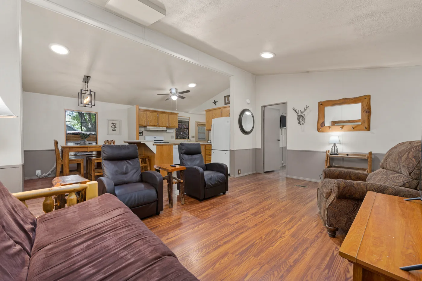 stay in luxury and enjoy everything the Kern River has to offer