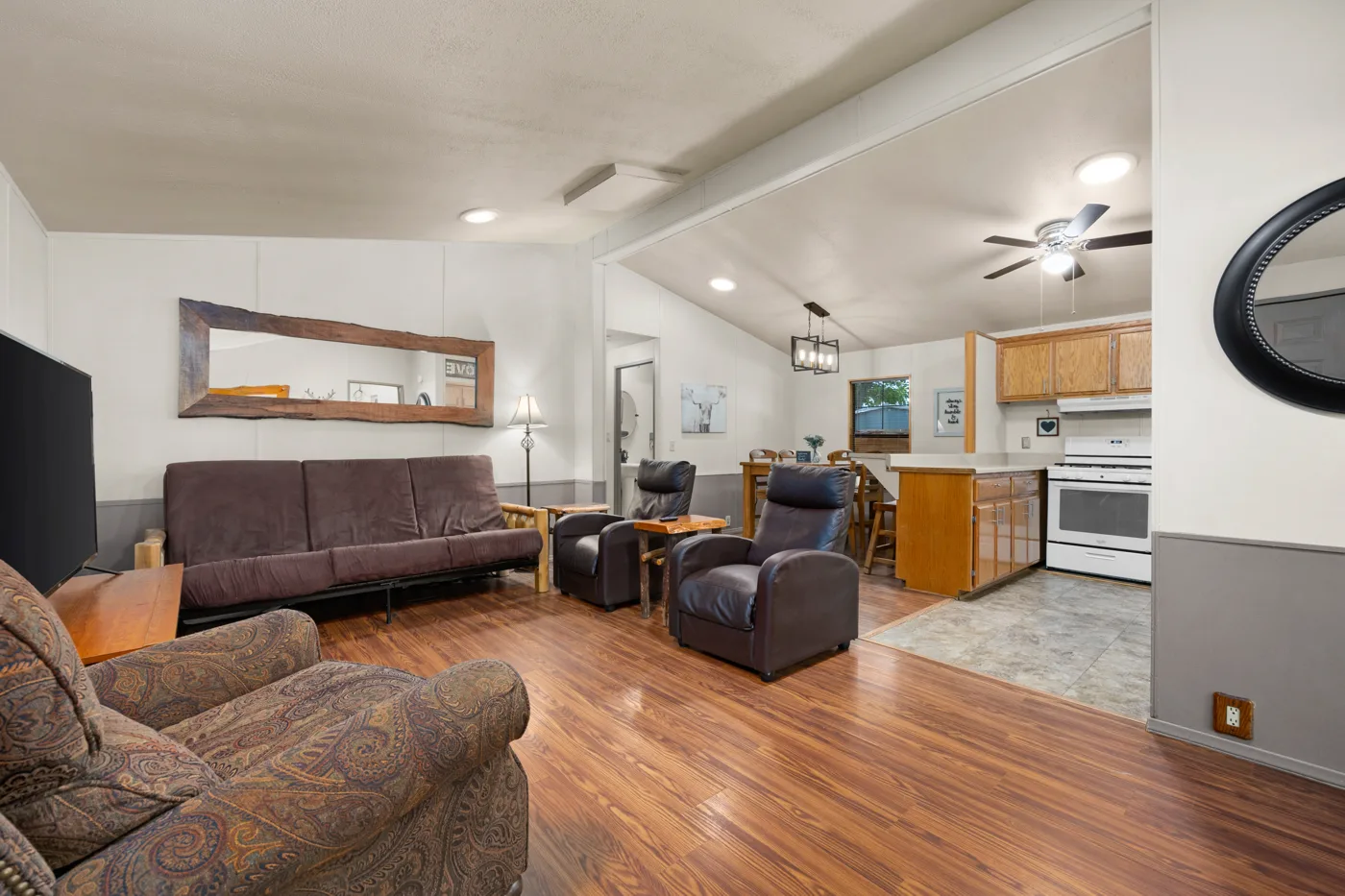 stay in luxury and enjoy everything the Kern River has to offer