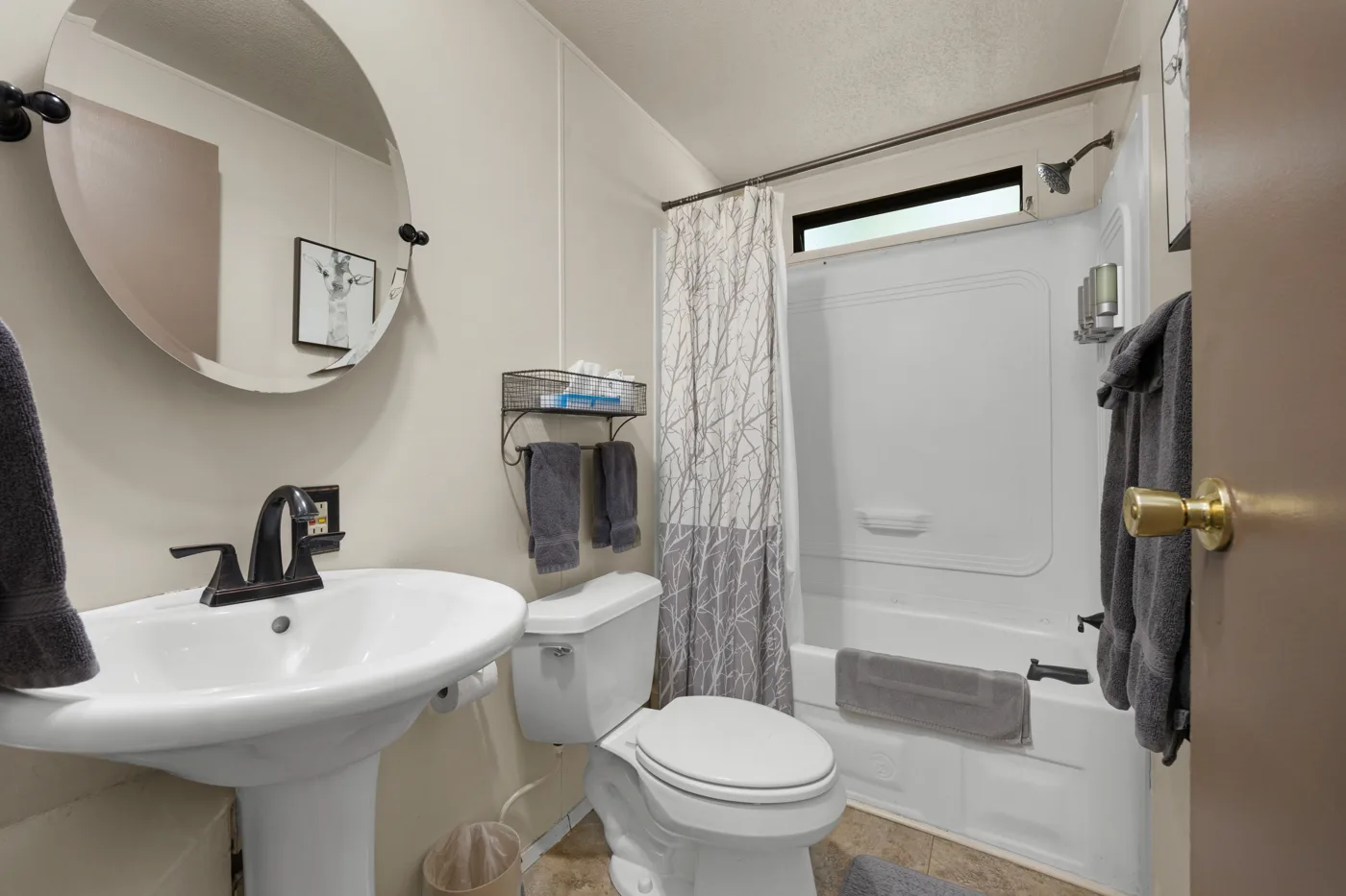 stay in luxury and enjoy everything the Kern River has to offer